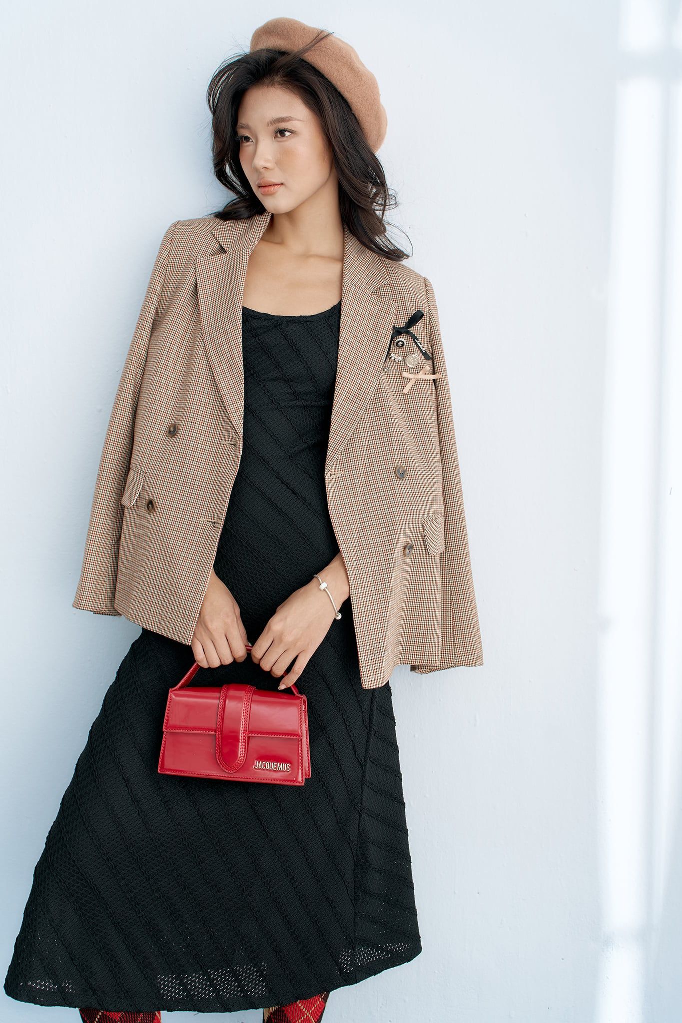 Áo blazer karo nâu trang trí thân trên