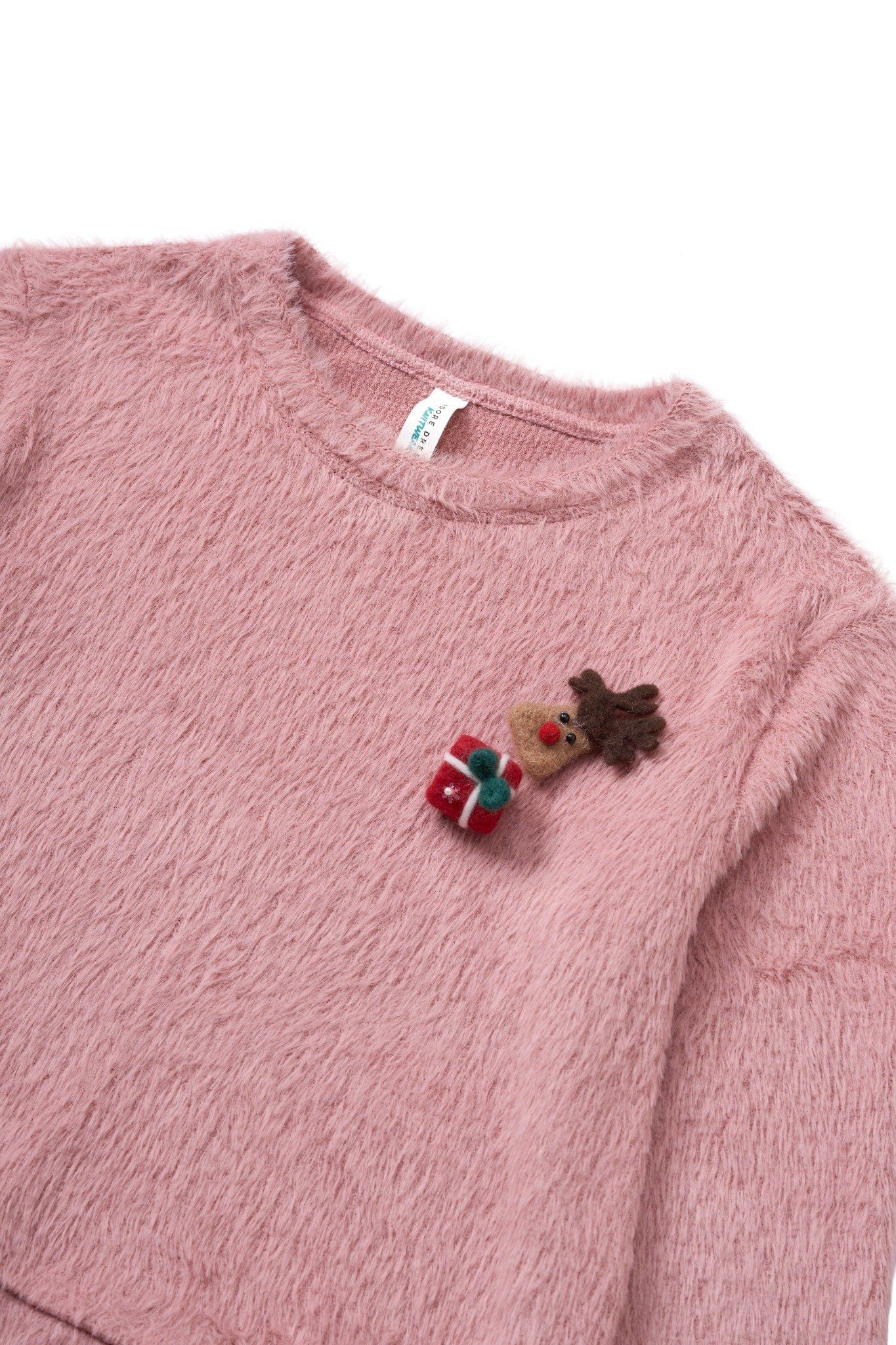 Áo len hồng sợi lông thỏ kèm pin trang trí
