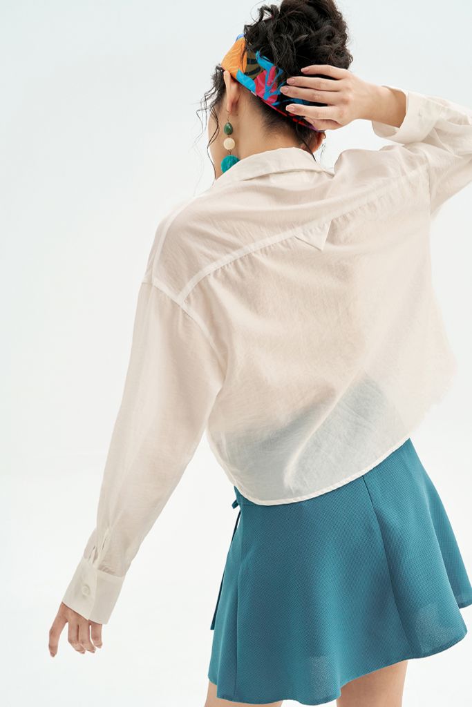 Sơ mi basic tơ trắng dáng crop