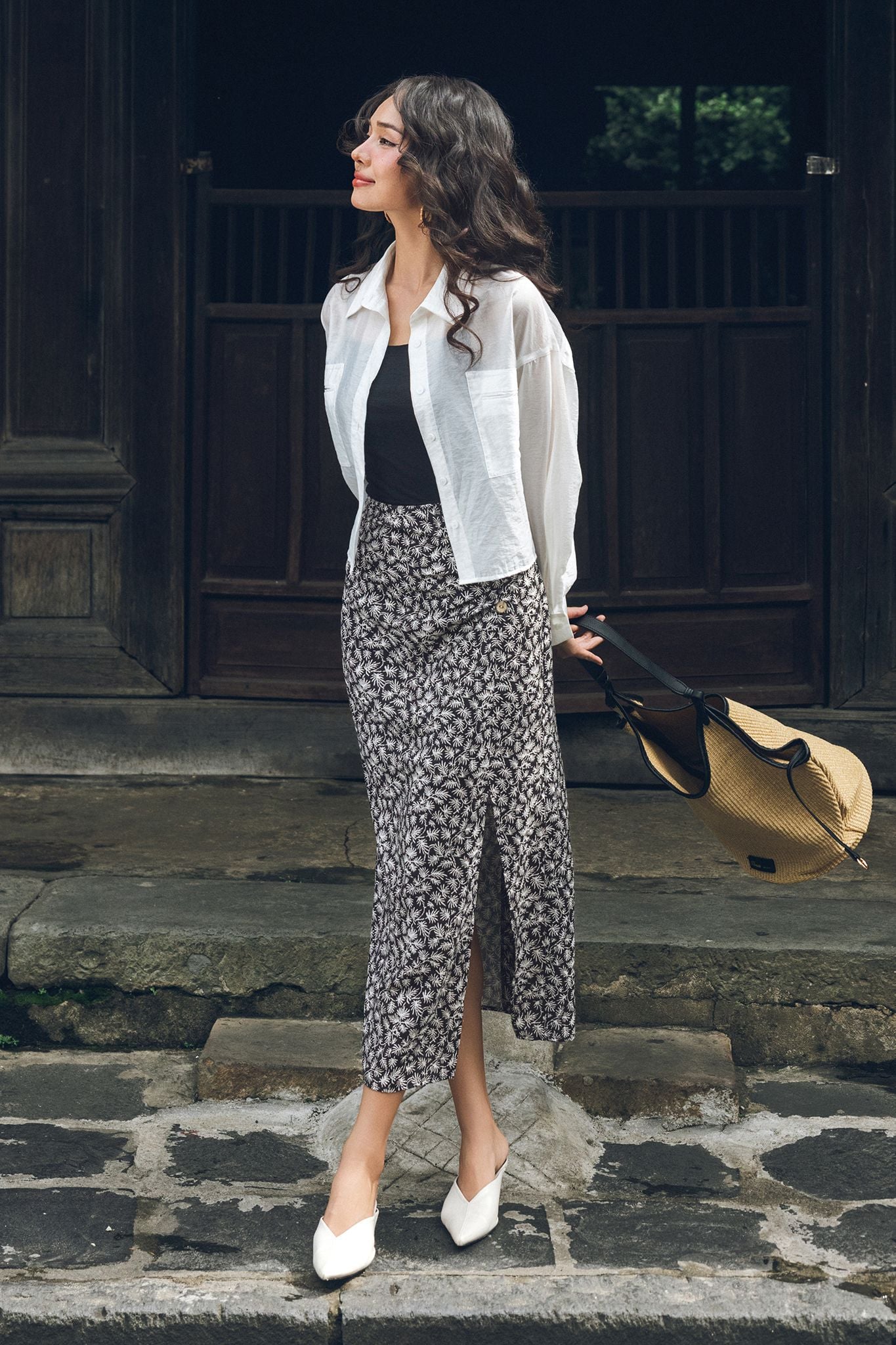 Sơ mi basic tơ trắng dáng crop