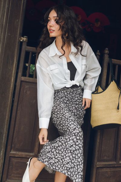 Sơ mi basic tơ trắng dáng crop