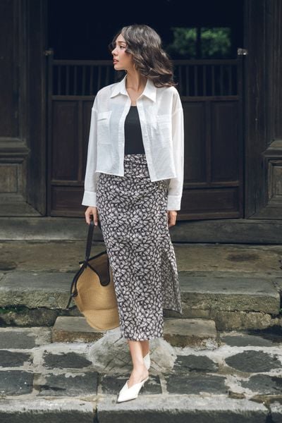 Sơ mi basic tơ trắng dáng crop