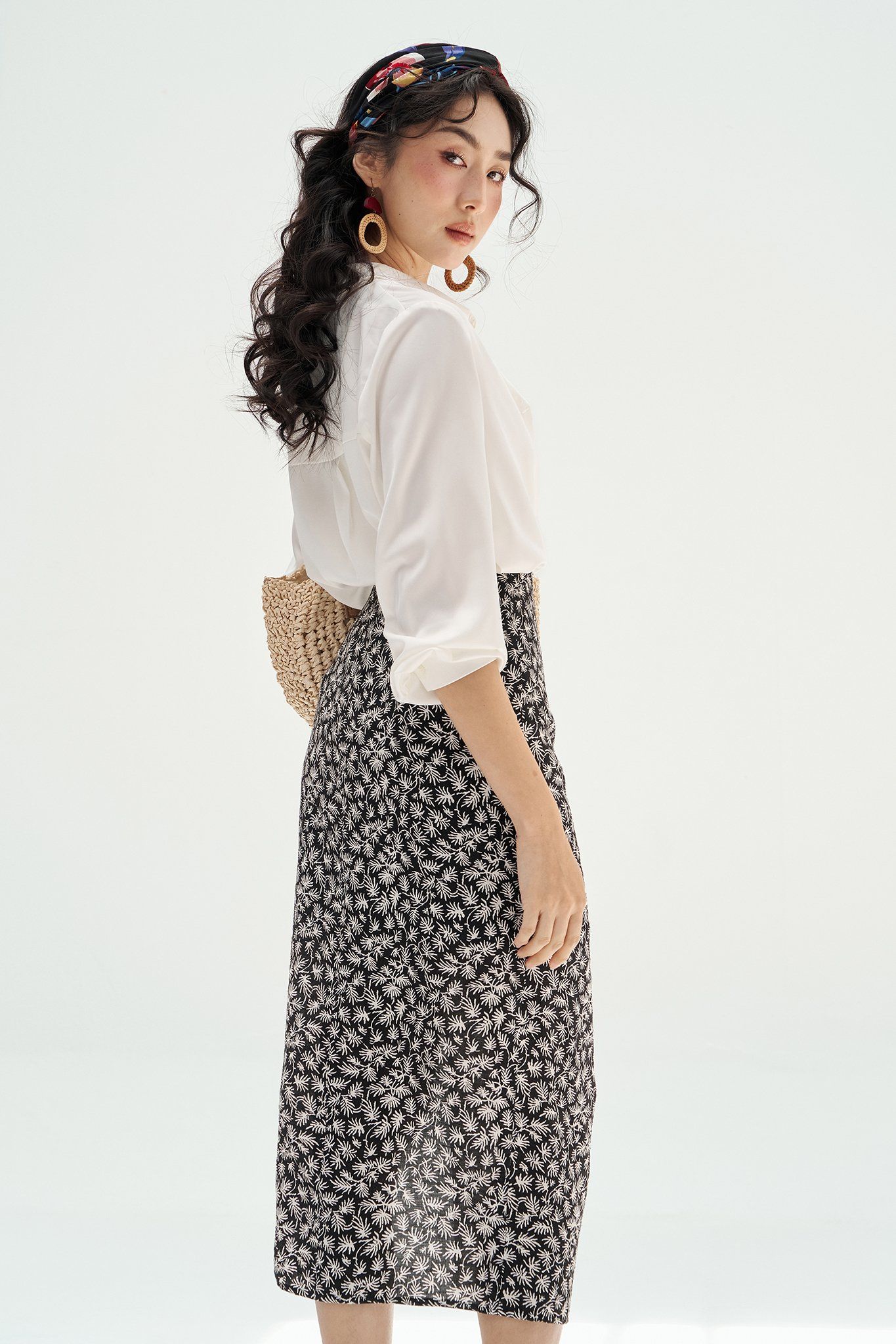 Sơ mi lụa trắng basic