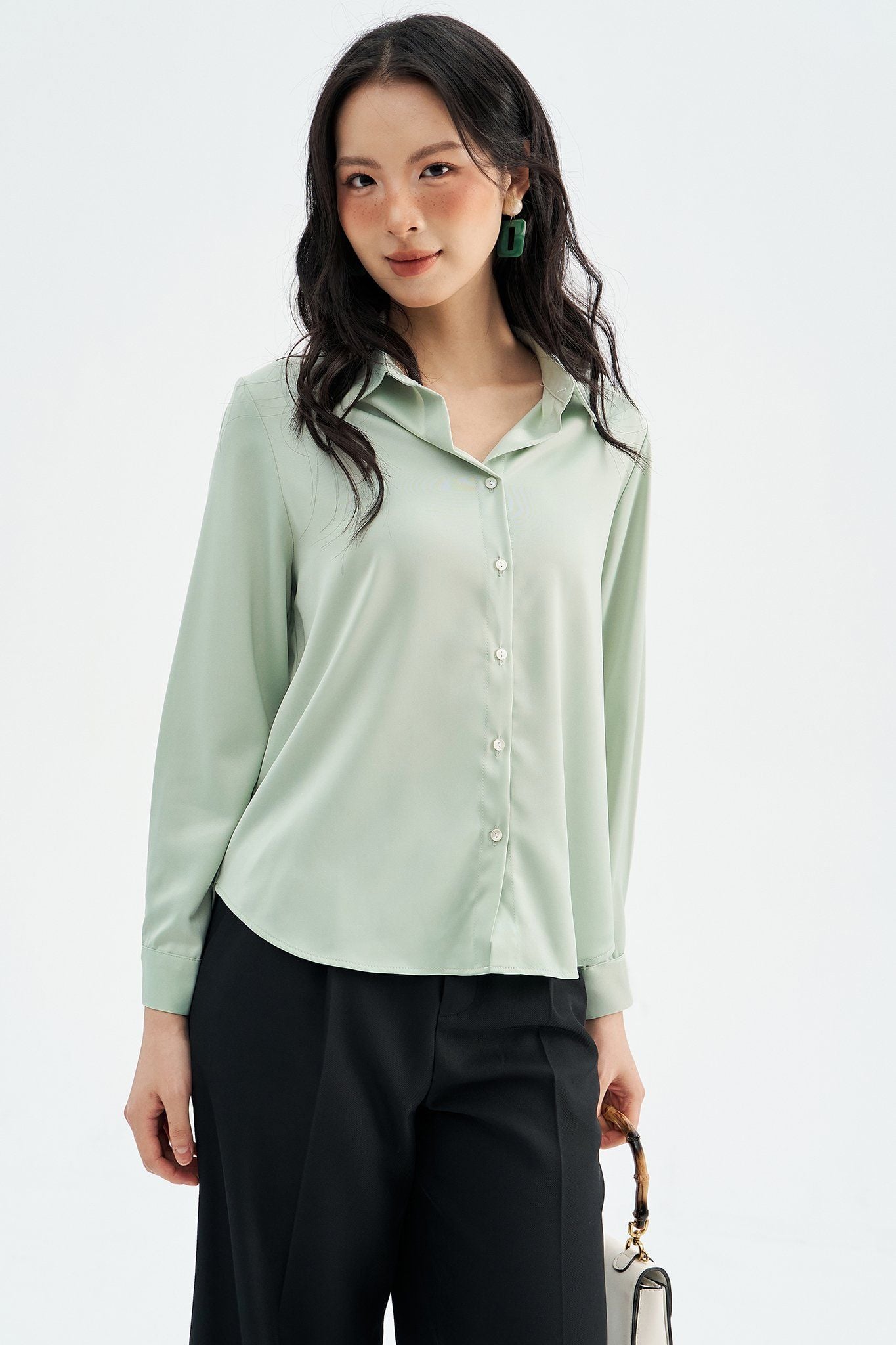 Sơ mi lụa xanh mint basic