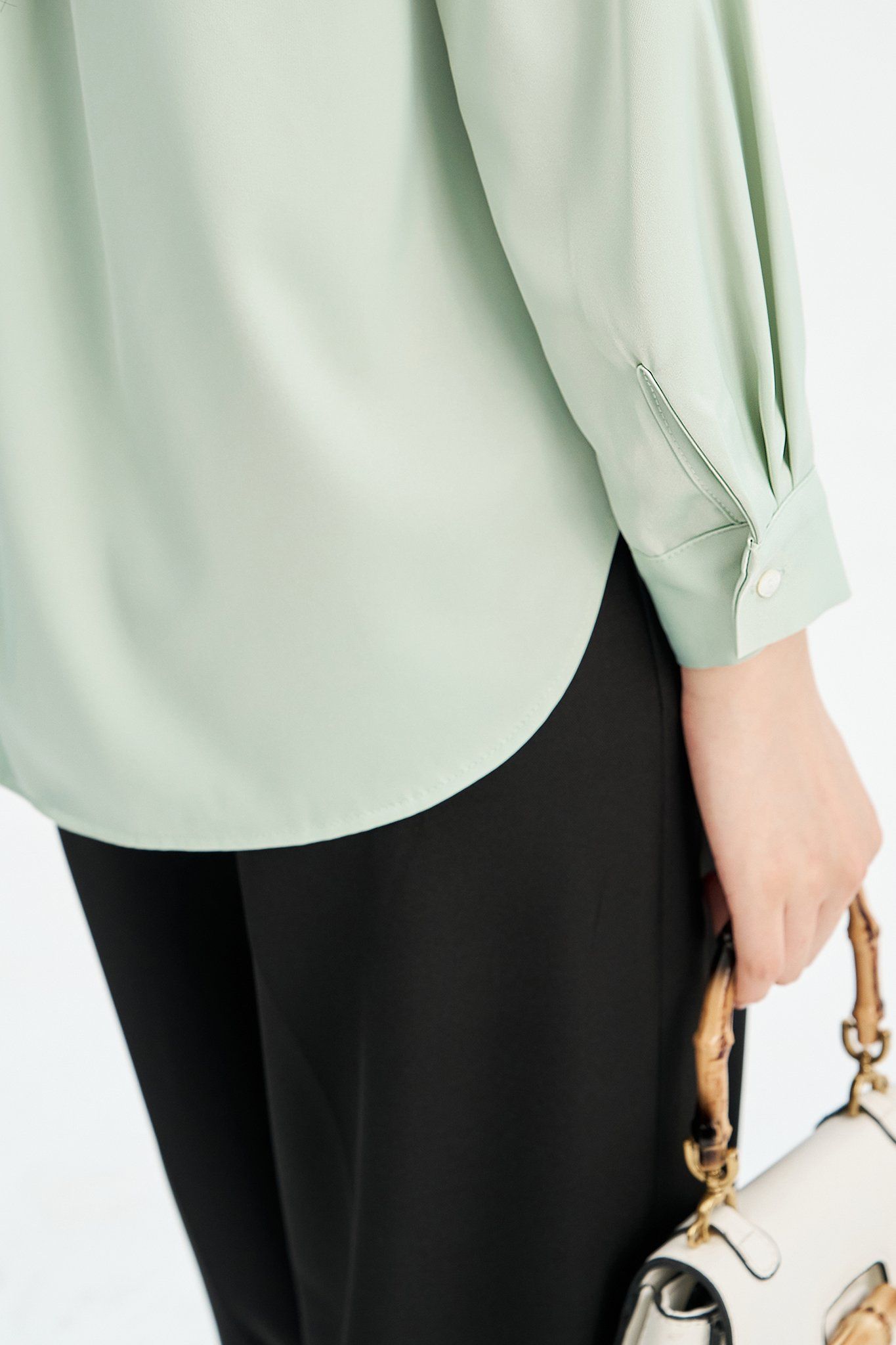 Sơ mi lụa xanh mint basic