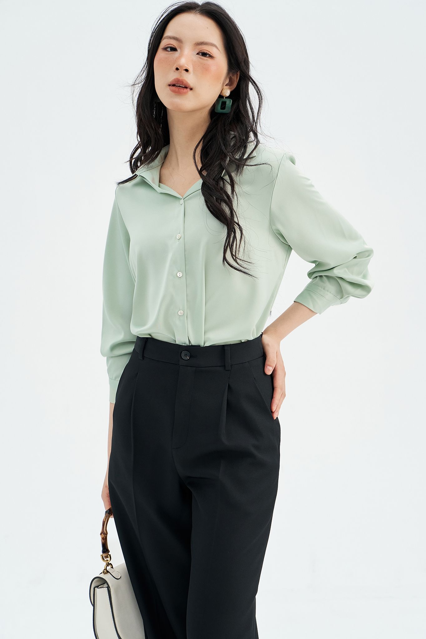Sơ mi lụa xanh mint basic