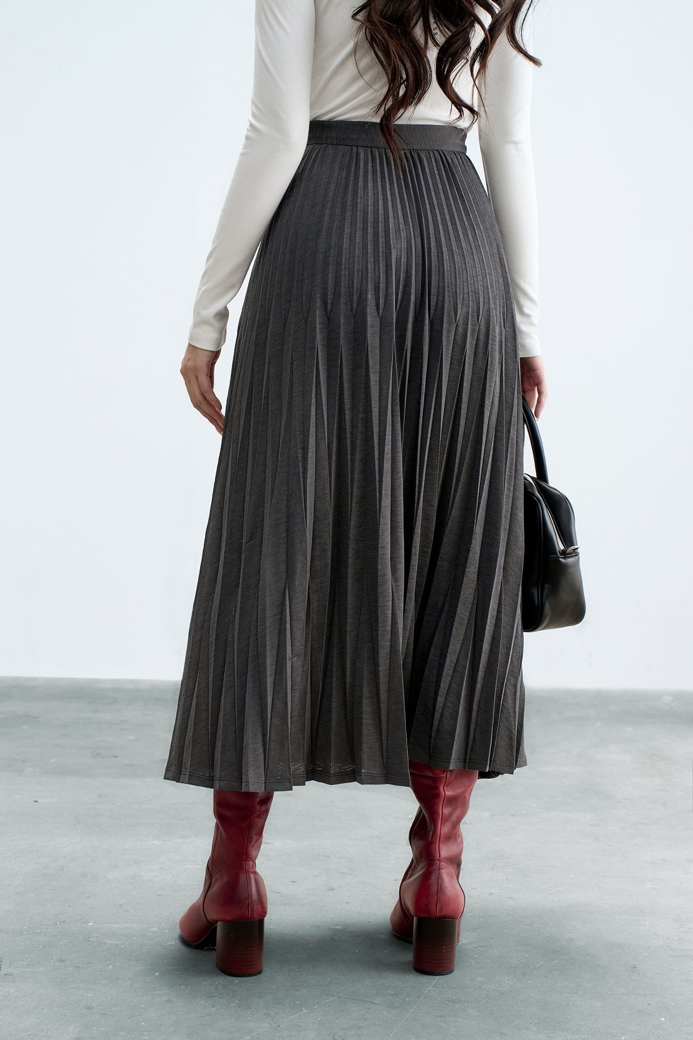 Chân váy dập ly basic ghi