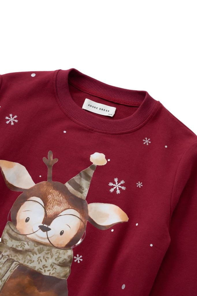 Áo nỉ đỏ đô in tuần lộc