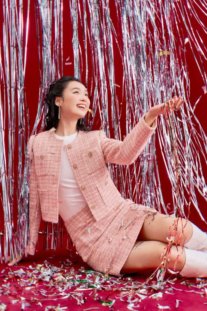 Chân váy tweed hồng 2 túi ốp