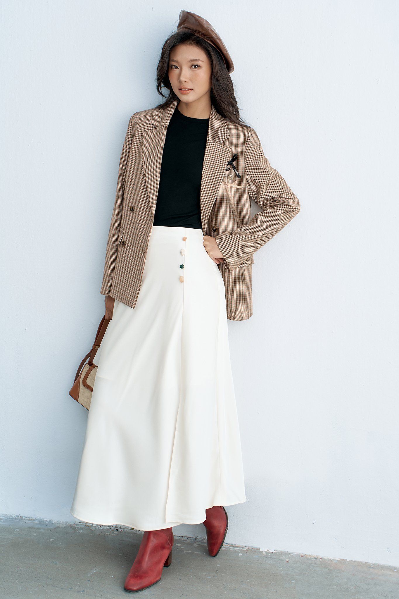 Áo blazer karo nâu trang trí thân trên