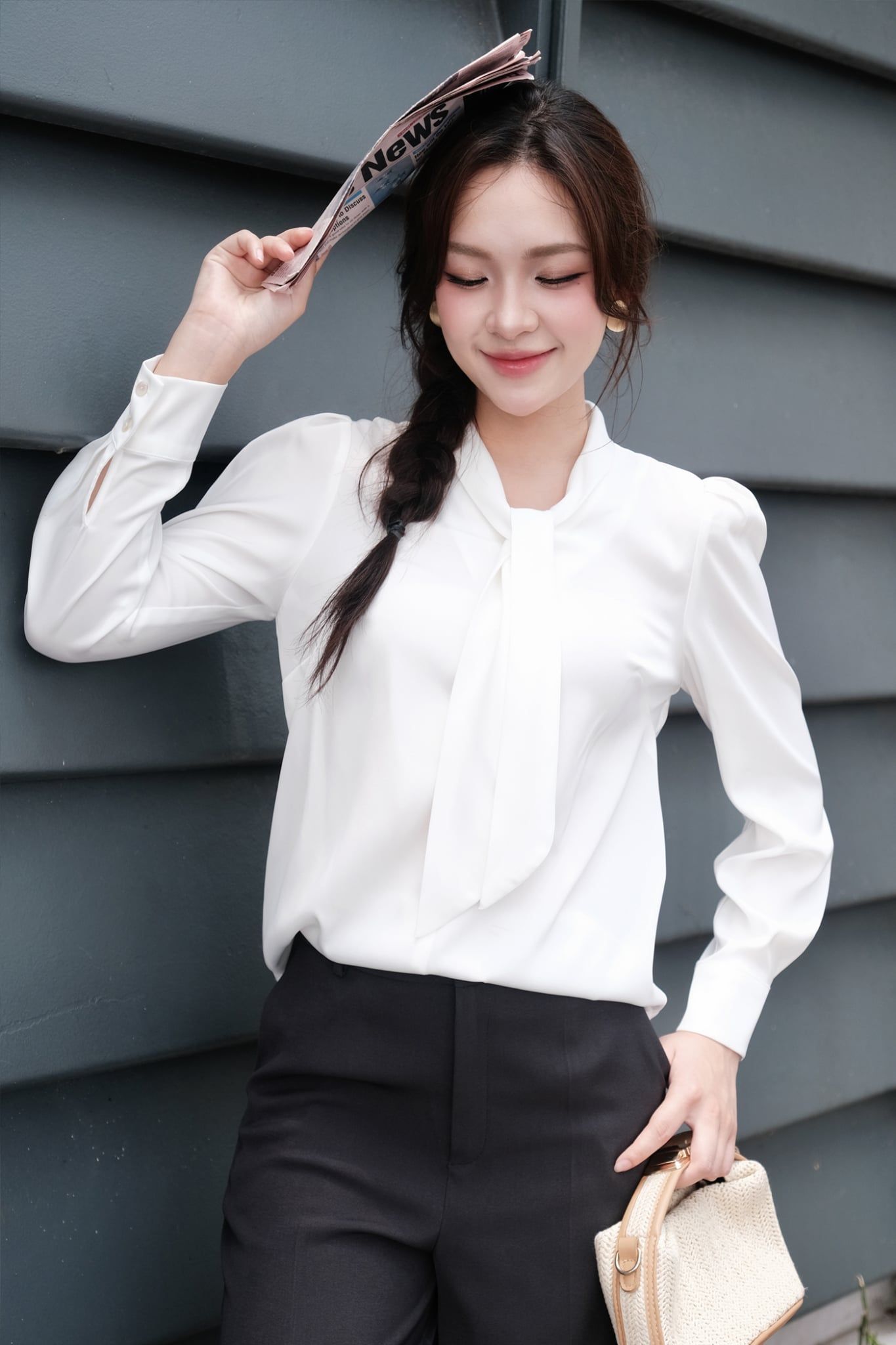  Sơ mi lụa trắng basic viền dây trang trí 