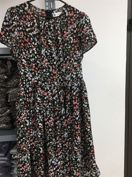 Mini lụa rún cổ hoa dây đen