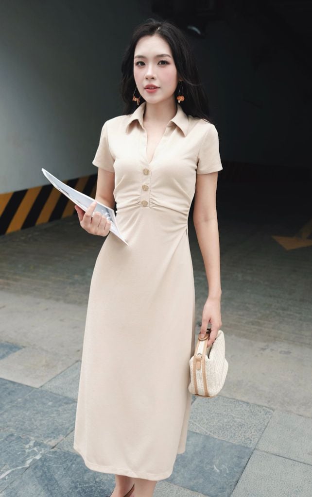 Đầm midi be cổ V nhún sườn