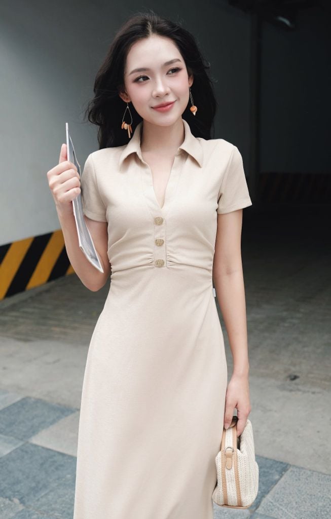 Đầm midi be cổ V nhún sườn