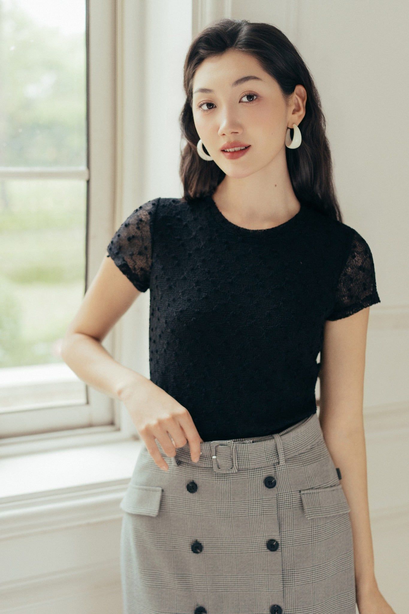 Áo thun basic hạt nổ màu đen