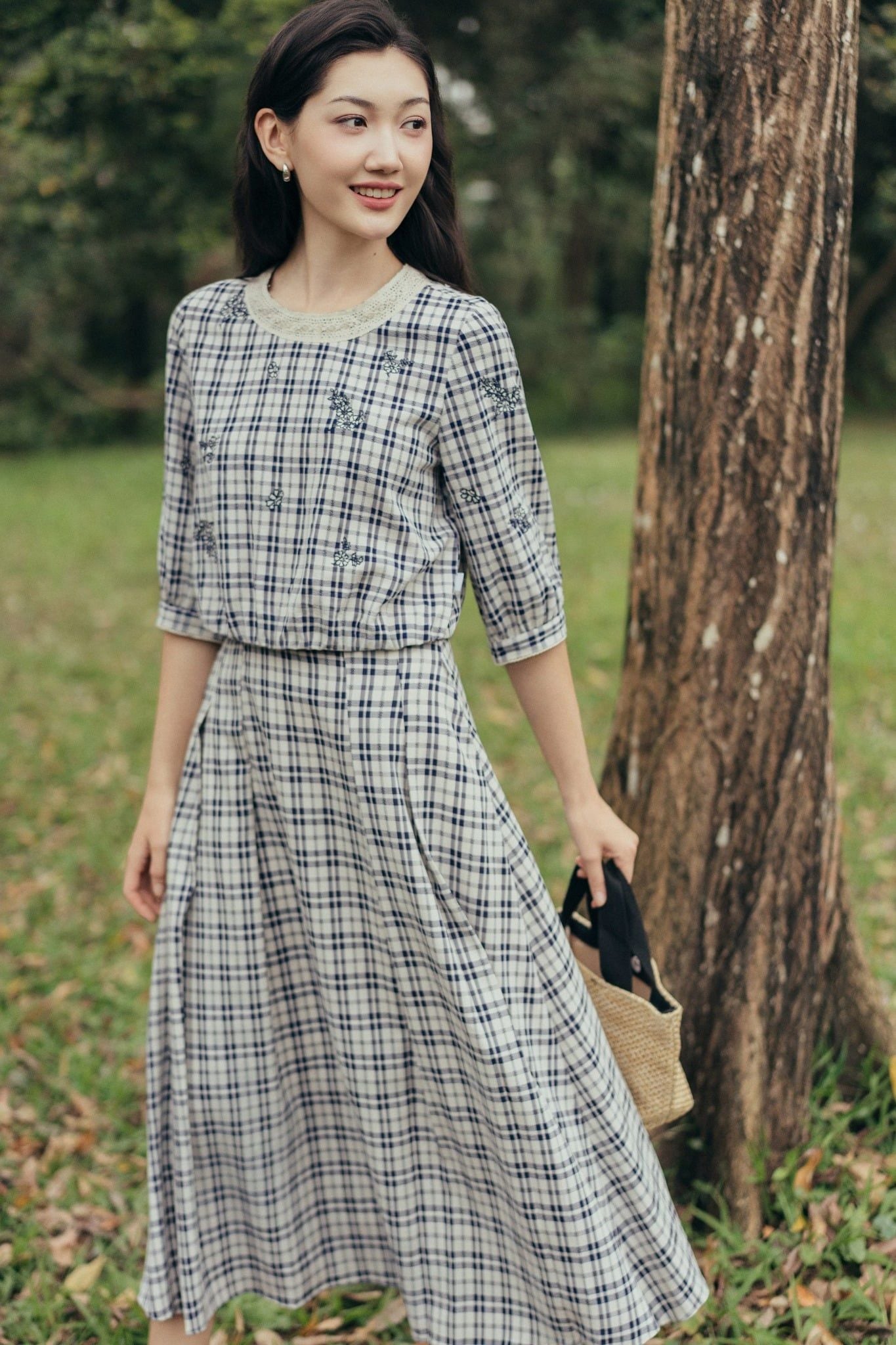  Chân váy midi karo xếp xòe 