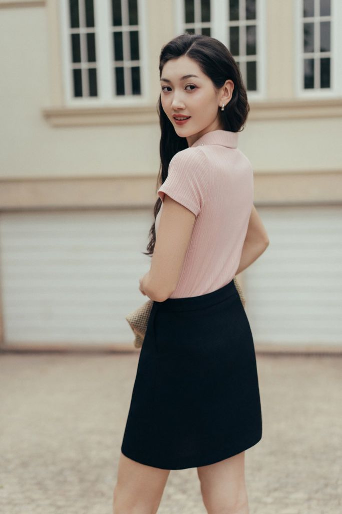 Chân váy A mini phối nắp túi Đen