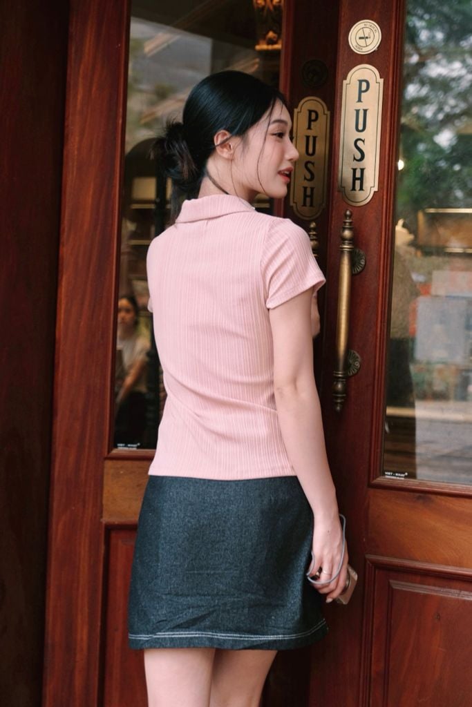 Áo thun polo hồng đính đá cổ