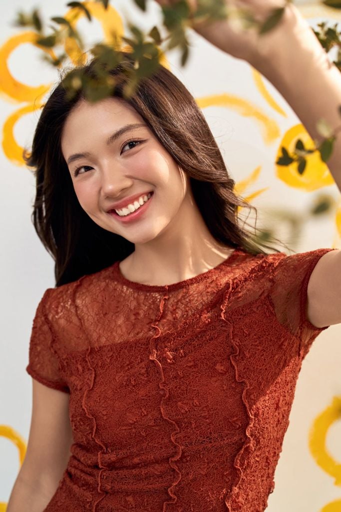 Áo thun ren can mảnh màu cam