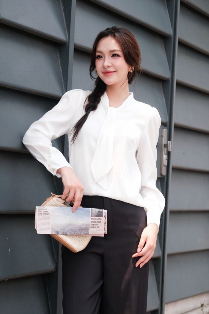 Sơ mi lụa trắng basic viền dây trang trí