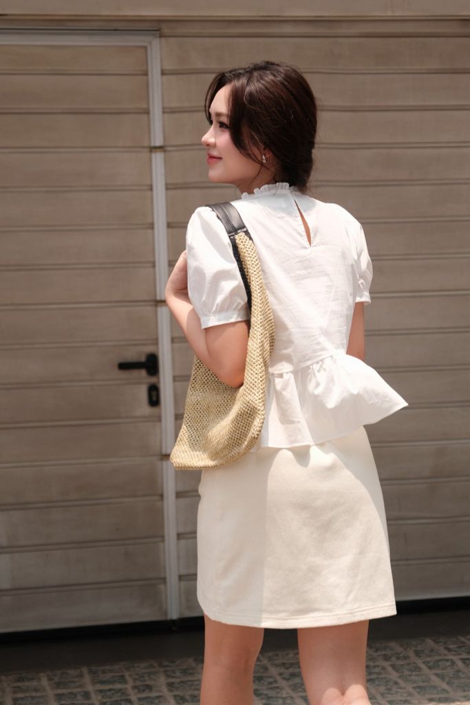 Áo peplum cổ nhún thêu linh lan hồng