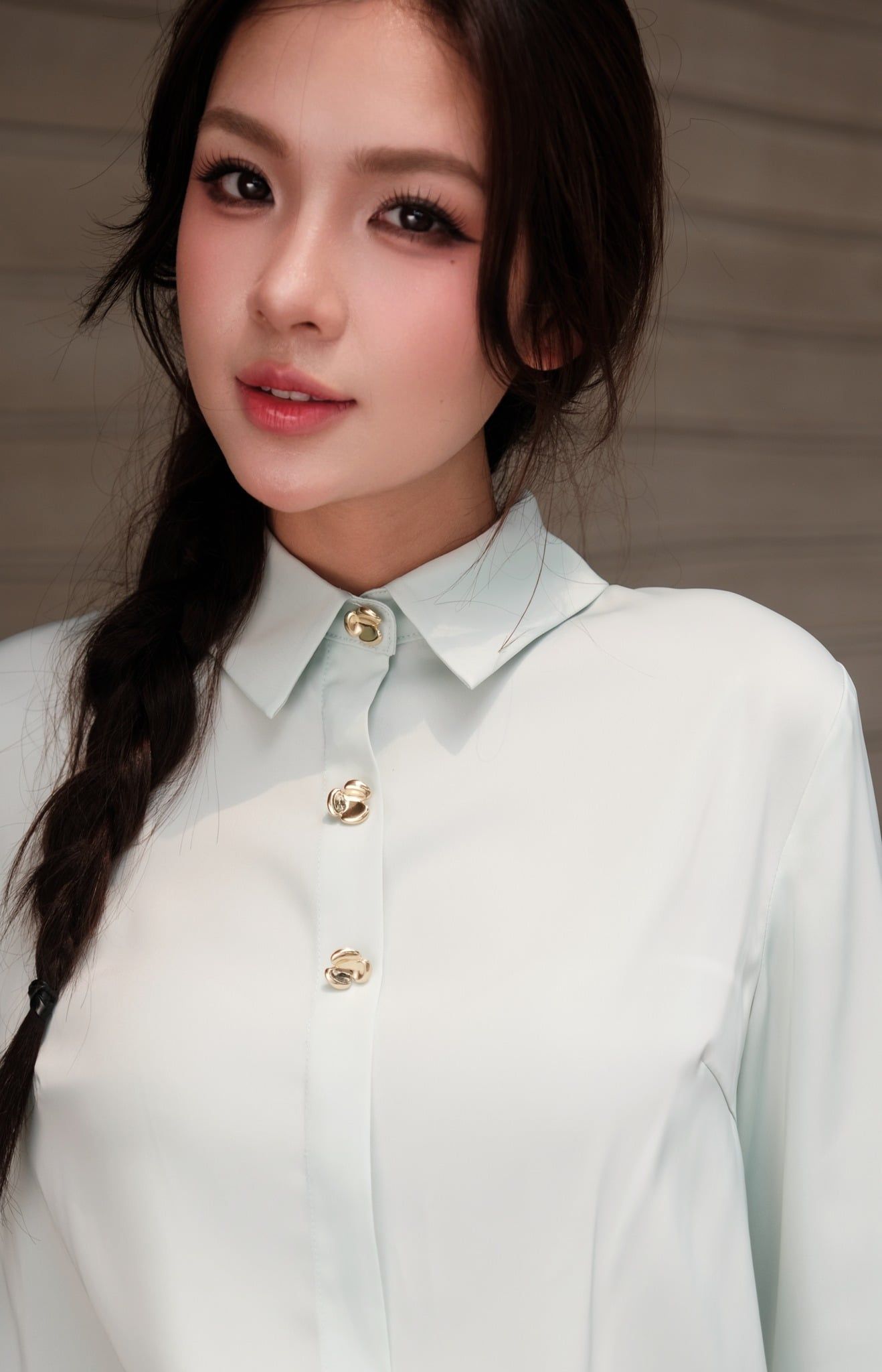  Sơ mi lụa basic xanh mint khuy hoa 