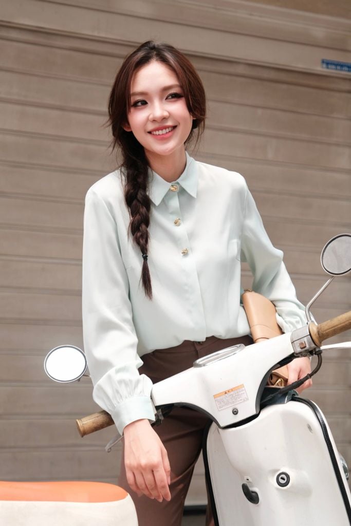 Sơ mi lụa basic xanh mint khuy hoa