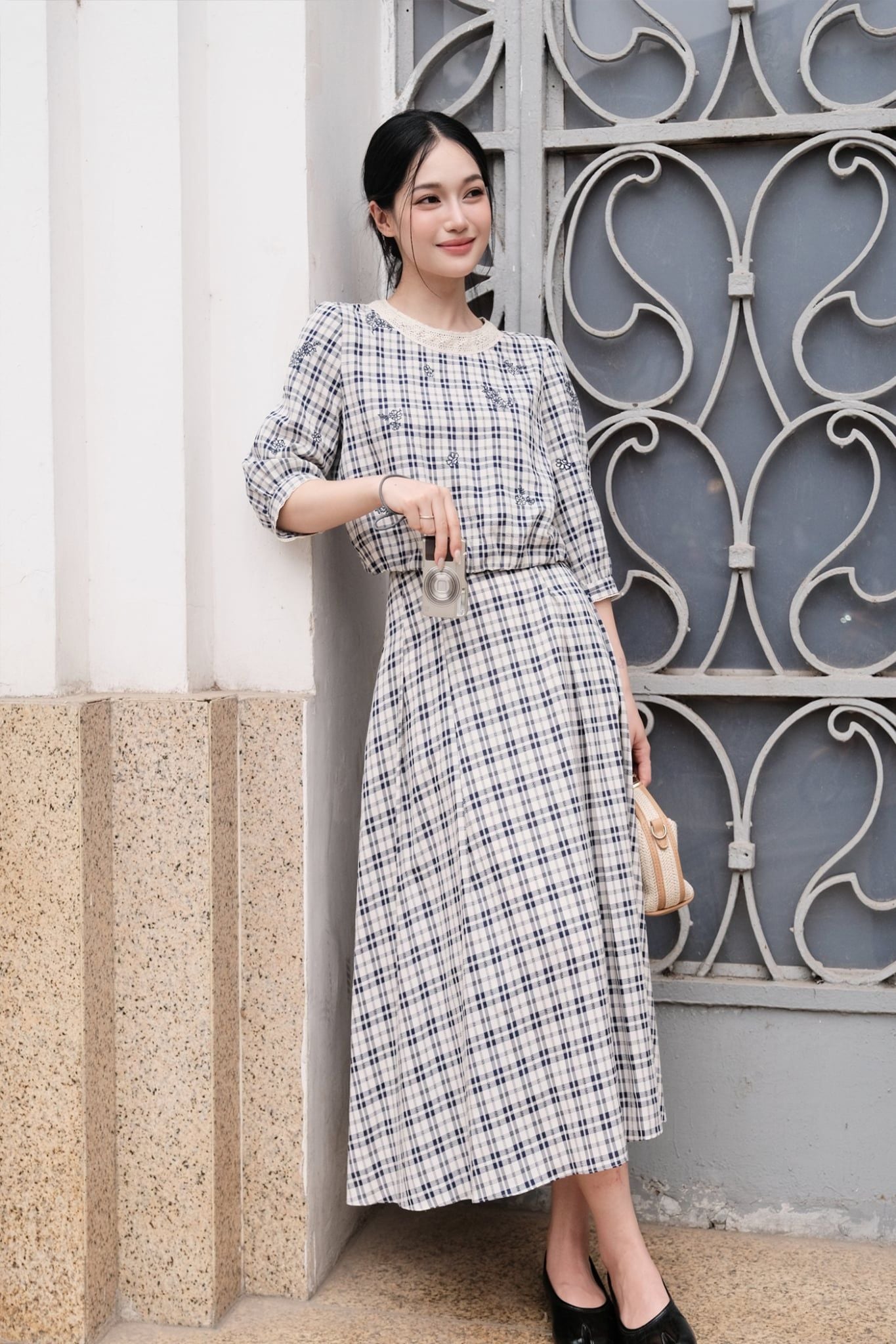  Chân váy midi karo xếp xòe 