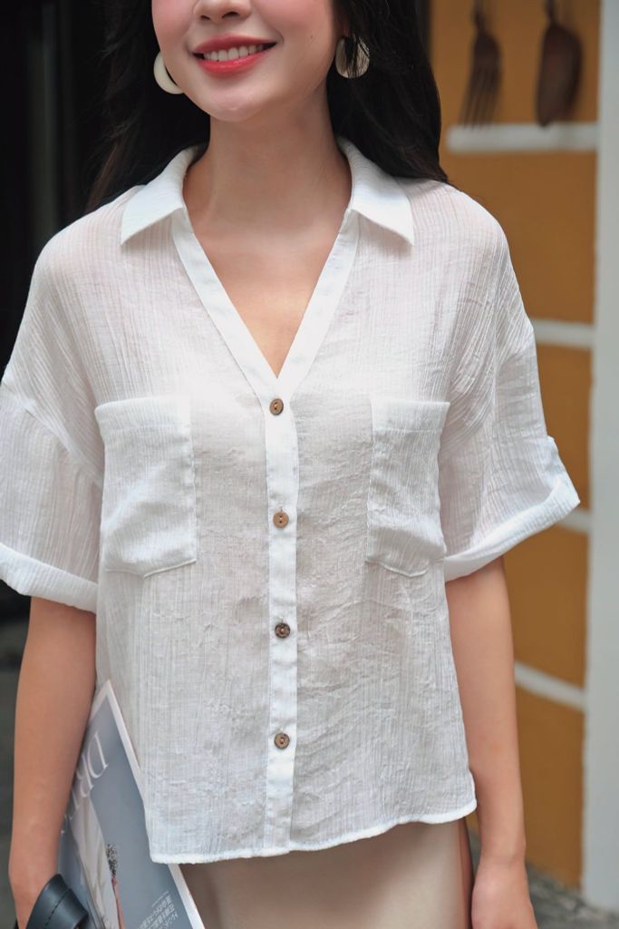 Sơ mi basic cổ V màu trắng
