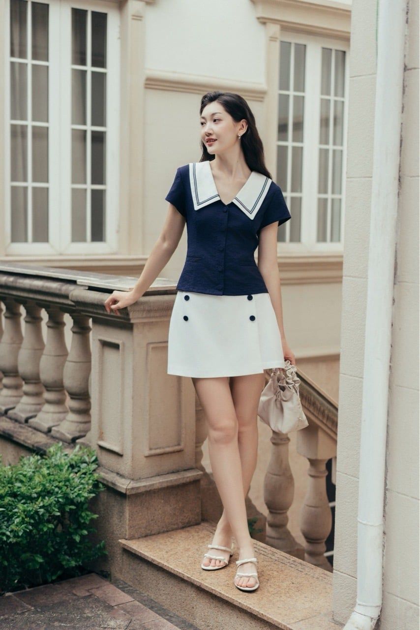  Top navi cổ trắng phối dây trang trí 