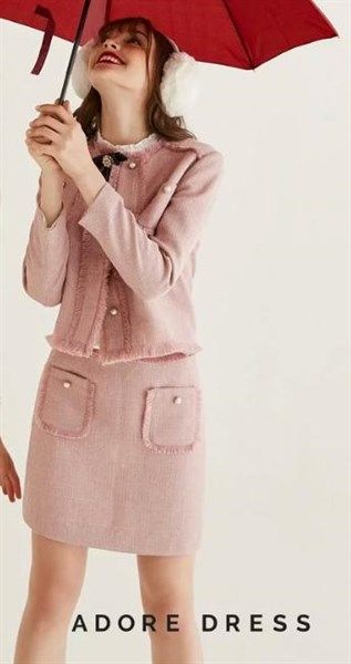 Chân váy tweed hồng nude