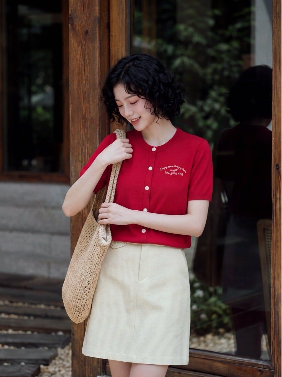  Áo thun dệt đỏ thêu ngực 