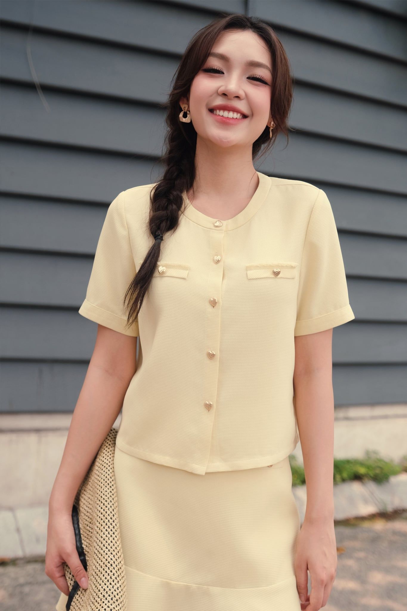  Top vàng kem khuy trái tim 