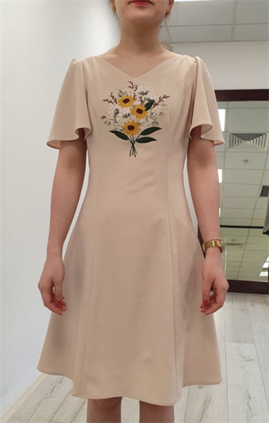 Váy mini thêu bó hoa ngực tay cánh tiên