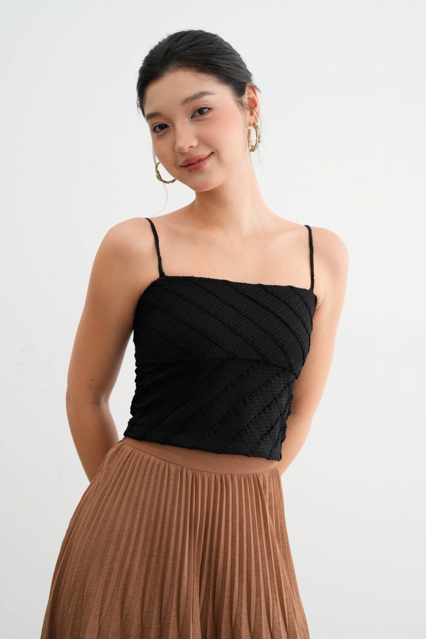 Áo 2 dây ren gân đen