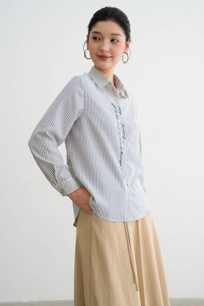 Sơ mi sọc navy thêu nẹp