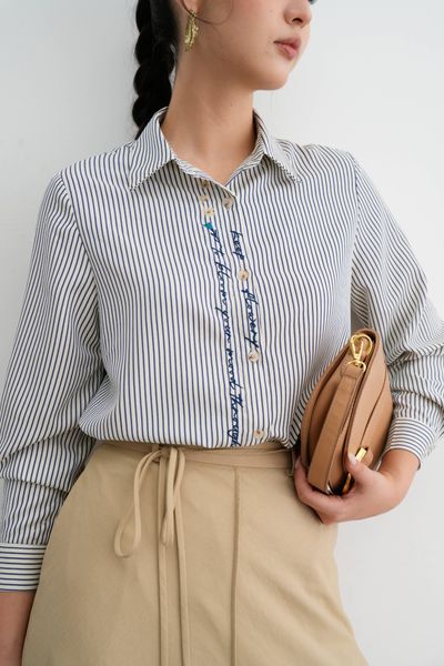 Sơ mi sọc navy thêu nẹp