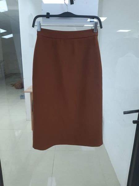 Chân váy midi A basic màu nâu cam
