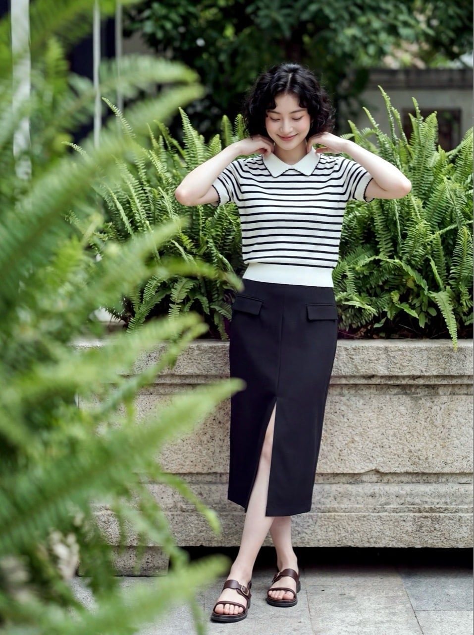  Chân váy midi basic sẻ trước màu đen 
