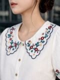  Top Trắng thêu dải hoa tay 