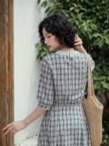  Top karo navi phối ren thêu hoa rơi 