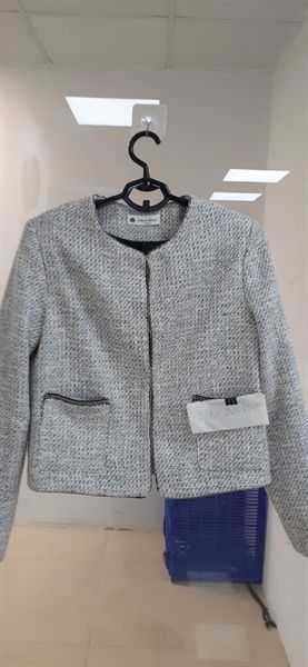 Blazer tweed ghi phối dây kim tuyến