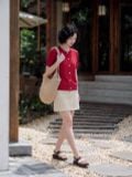  Áo thun dệt đỏ thêu ngực 