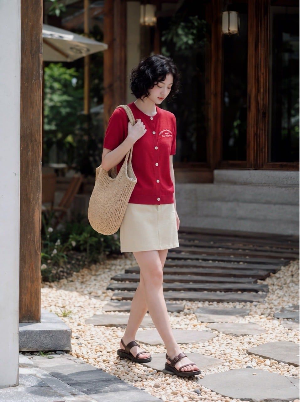  Áo thun dệt đỏ thêu ngực 