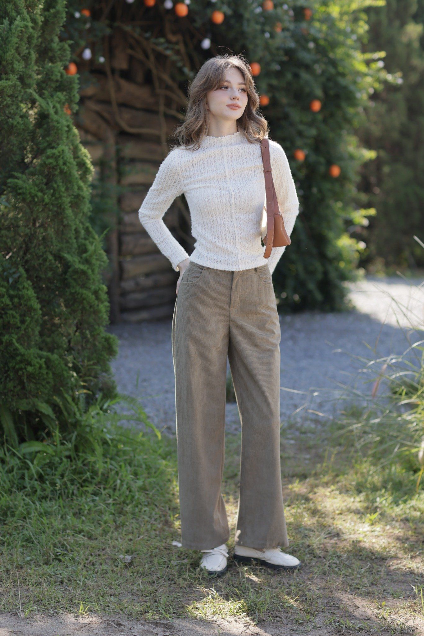 Top dài tay thun lưới kem cổ leo