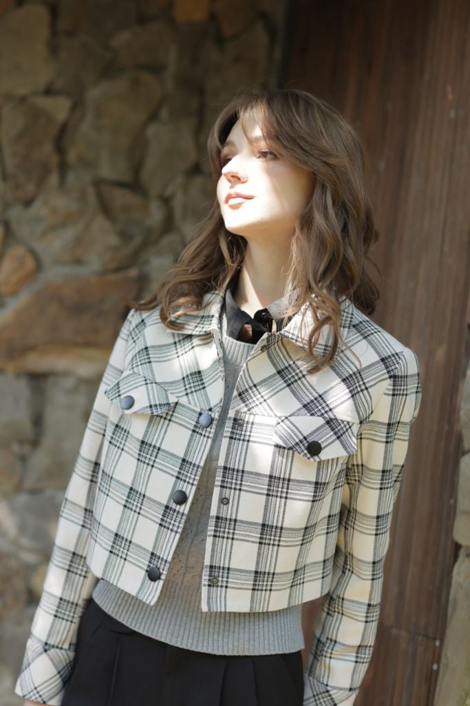 Jacket ngắn dạ karo trắng