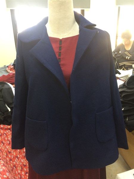 Coat dạ ép tím than cổ sen 2 hàng khuy sz M