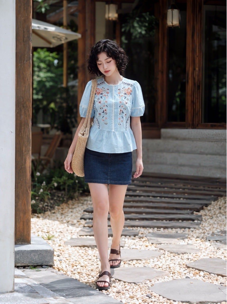  Áo peplum xanh thiên thanh thêu thân trước 
