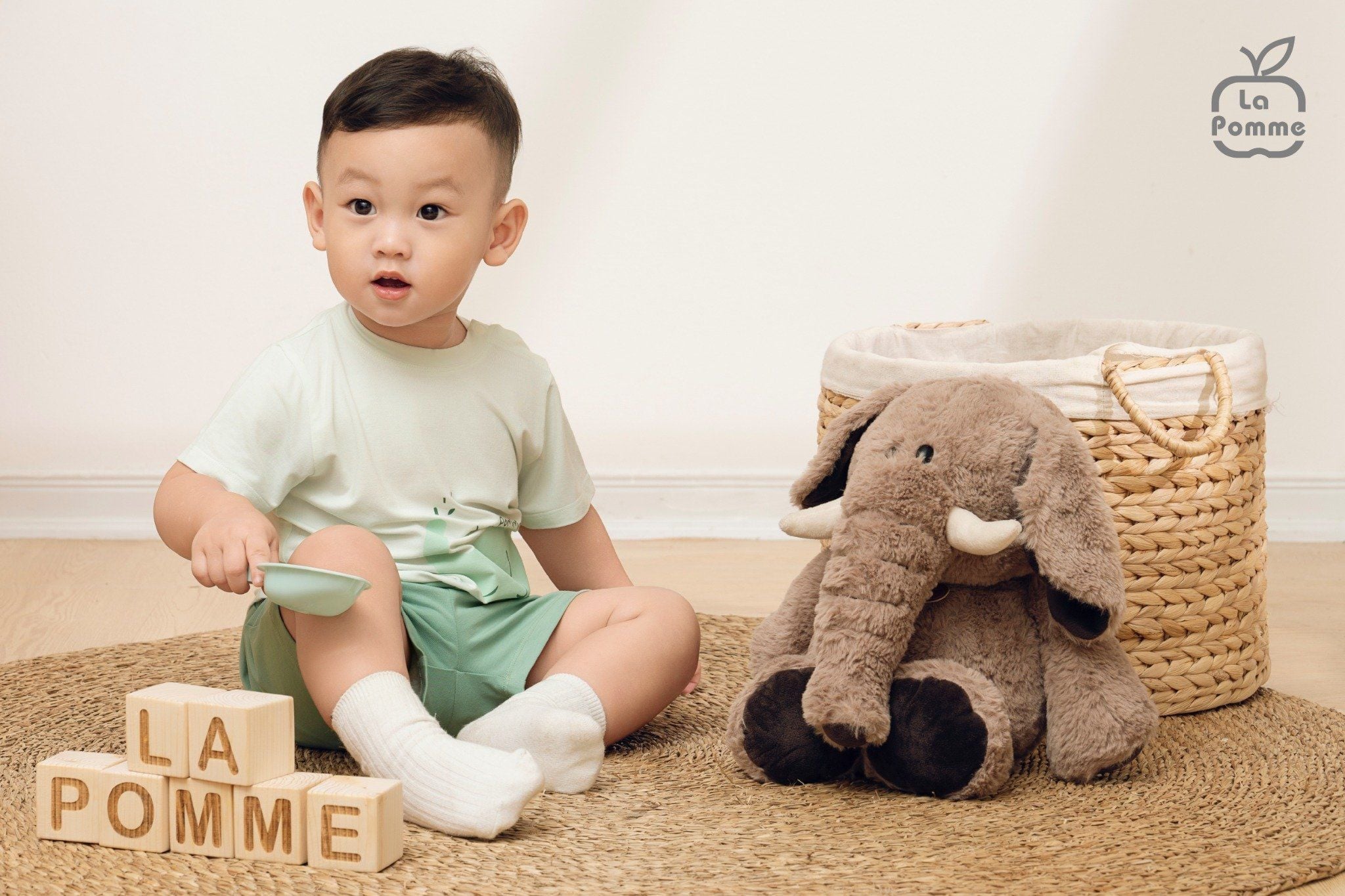  Bộ cộc tay La Pomme hát múa cùng voi con 