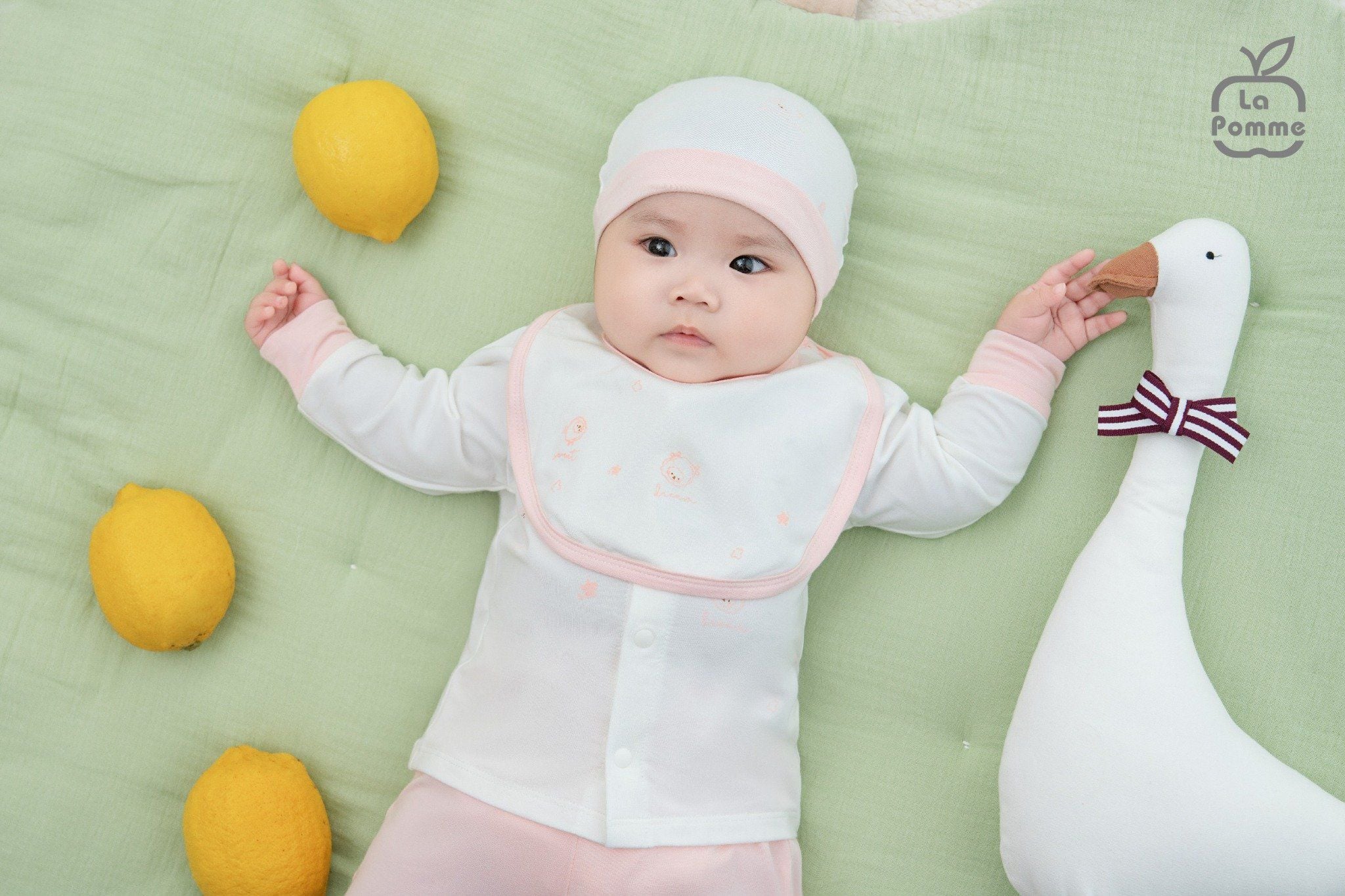  Yếm La Pomme họa tiết nhí cách điệu 